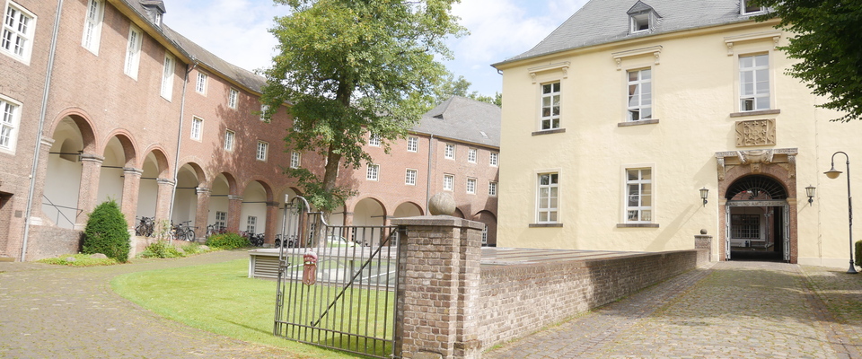 Schwanenburg vom Zuweg